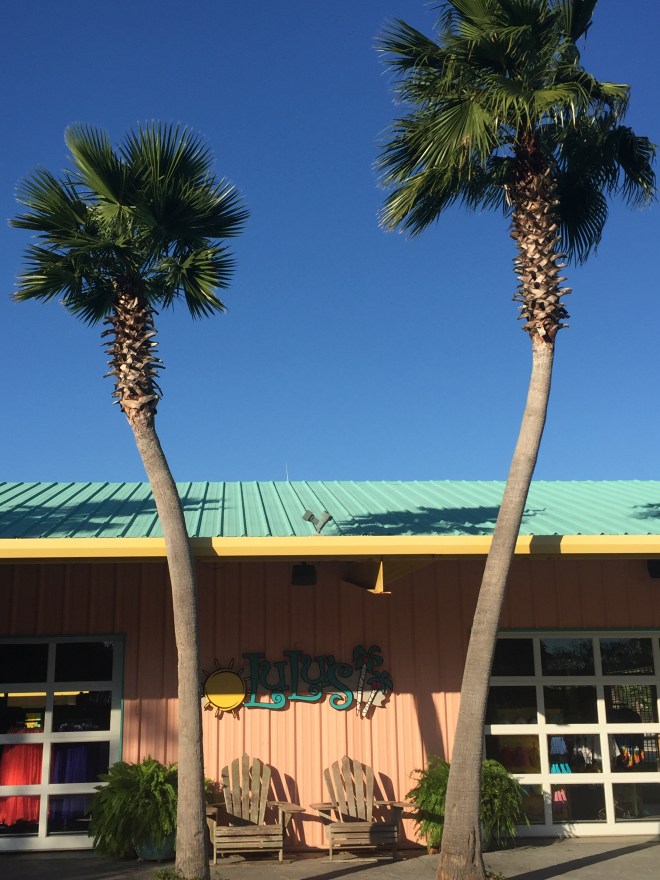 LULU's Restaurant, Bar and etc.!